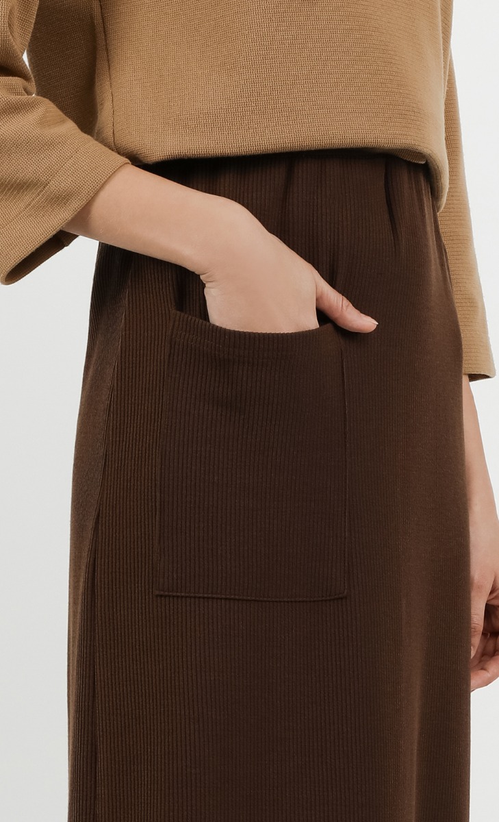 Comeback Ribbed Skirt in Cocoa image 2