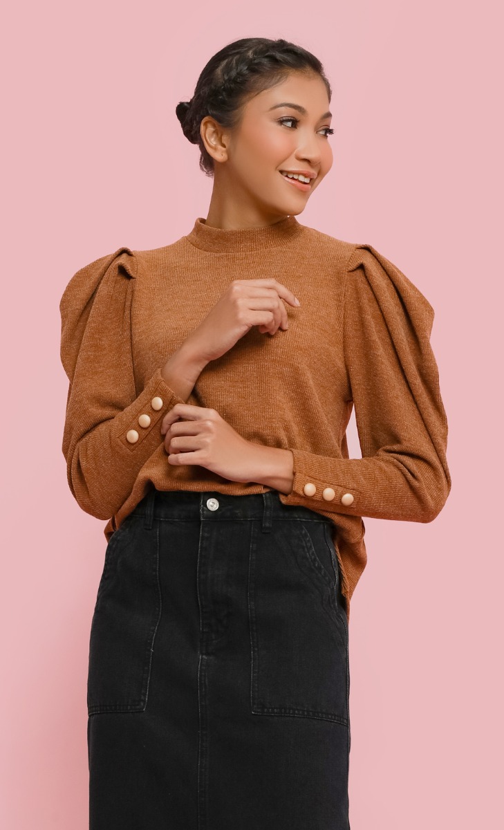 Oversized Puff Knit Top in Brown