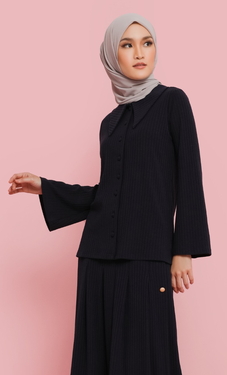 Flared Sleeves Ribbed Top in Navy