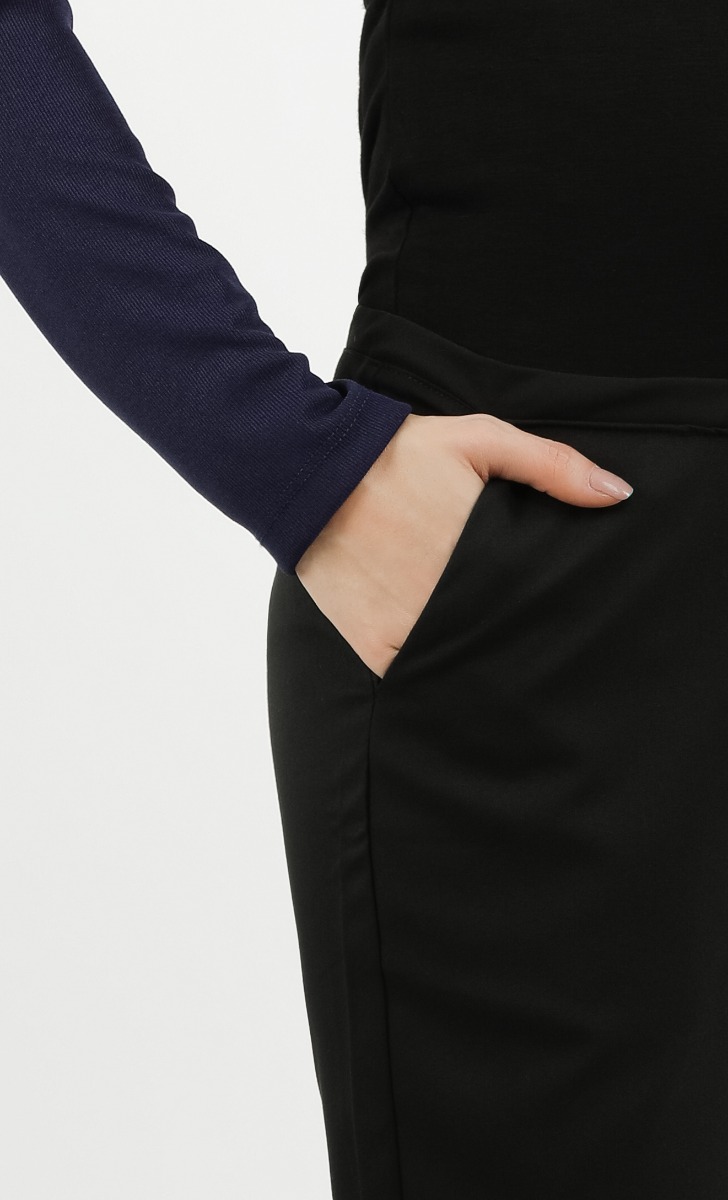 Ankle Pants With Stretchable Pouch (Maternity) in Black image 2