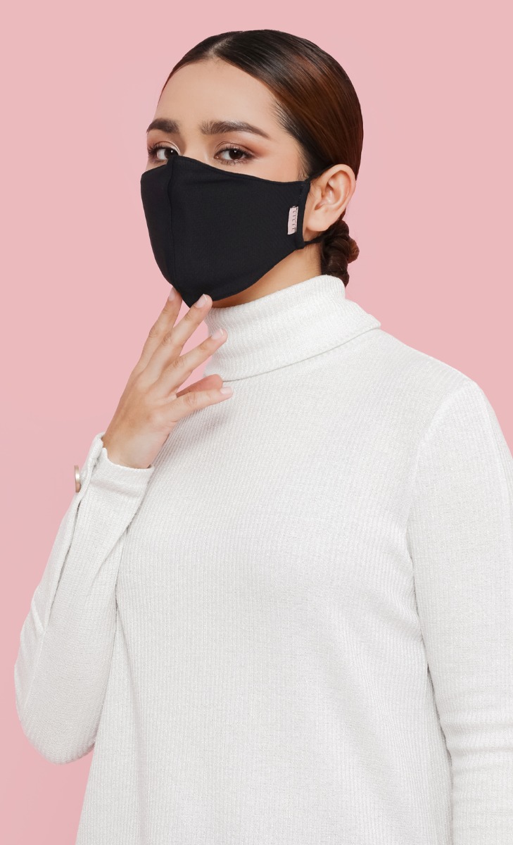 Cooling Face Mask in Black