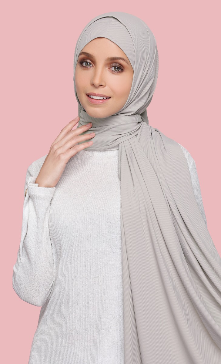 Qatar Ribbed Jersey Semi Instant Hijab In Light Grey