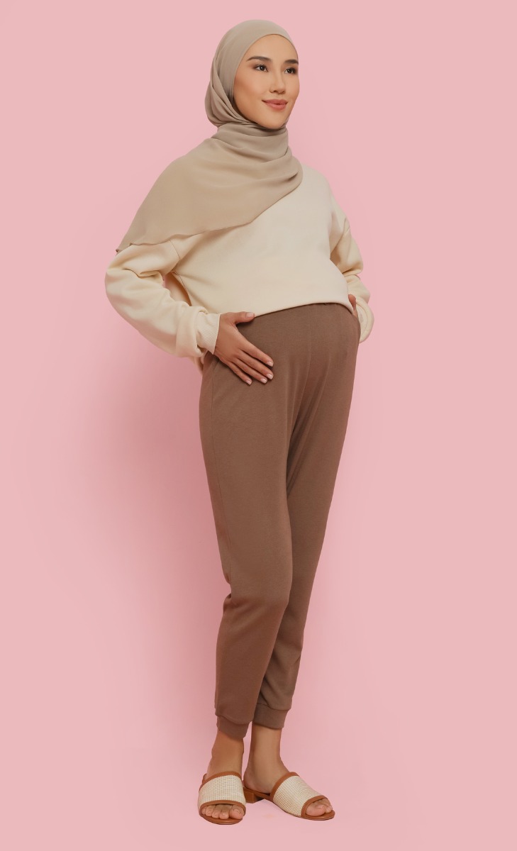 Maternity Jogger Pants in Nut