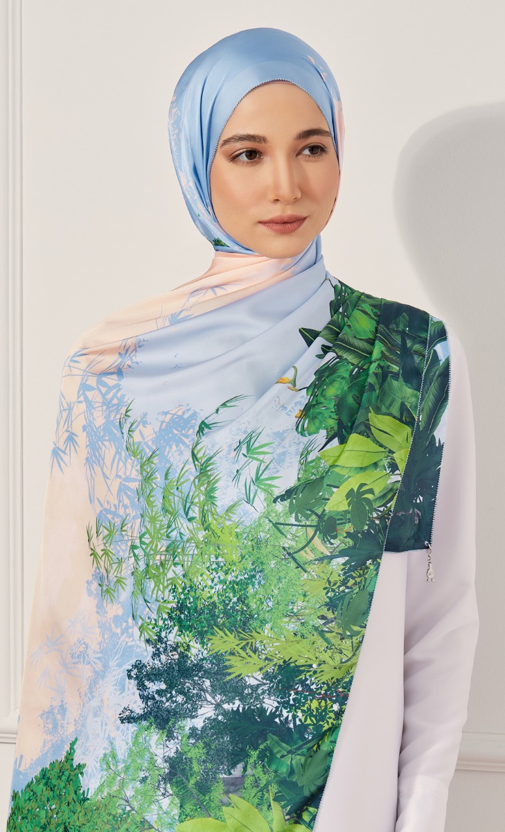 The Merdeka dUCk by Art Battalion Shawl in Pahang
